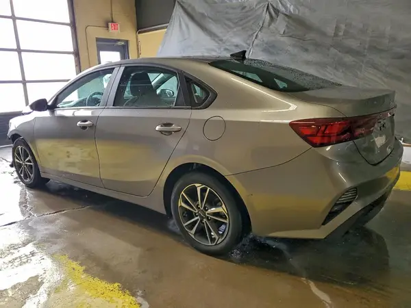 3KPF24AD1RE761055 2024 KIA FORTE - Image 2