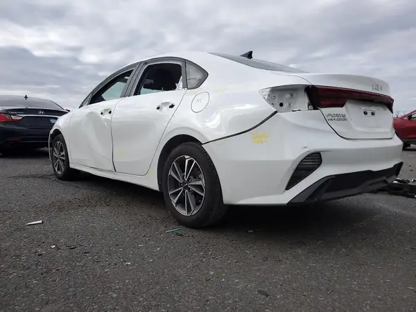 3KPF24AD1RE761086 2024 KIA FORTE - Image 2