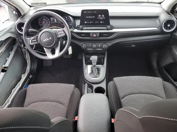 3KPF24AD1RE761086 2024 KIA FORTE - Image 8
