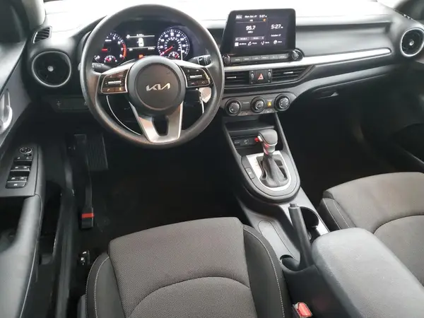 3KPF24AD1RE762142 2024 KIA FORTE - Image 8