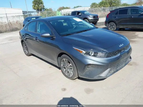 3KPF24AD1RE762755 2024 KIA FORTE - Image 1