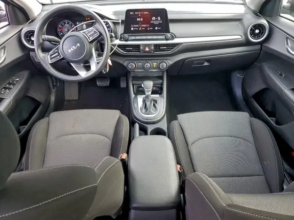 3KPF24AD1RE763260 2024 KIA FORTE - Image 8