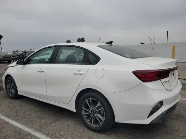 3KPF24AD1RE765445 2024 KIA FORTE - Image 2