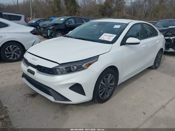 3KPF24AD1RE765767 2024 KIA FORTE - Image 2