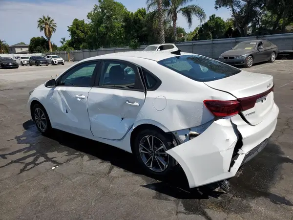 3KPF24AD1RE766059 2024 KIA FORTE - Image 2