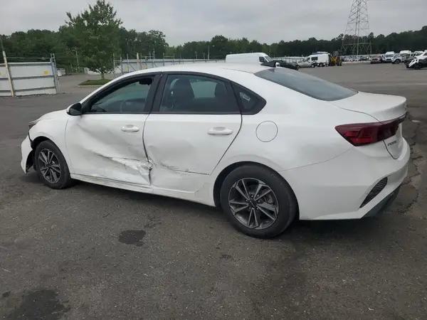 3KPF24AD1RE766532 2024 KIA FORTE - Image 2