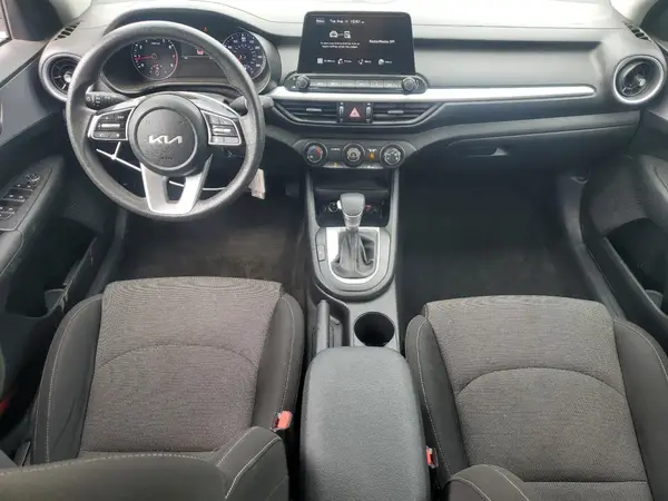 3KPF24AD1RE766532 2024 KIA FORTE - Image 8