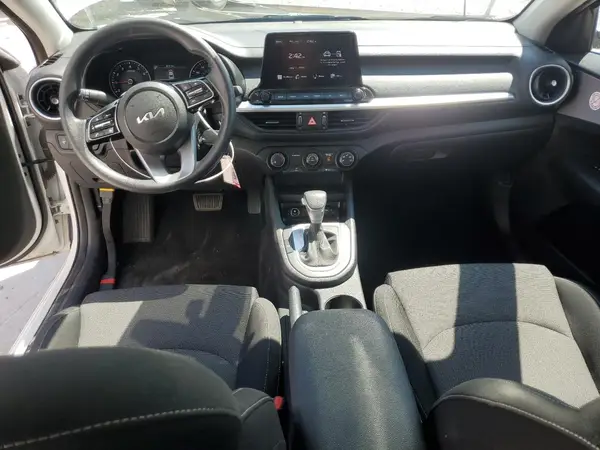 3KPF24AD1RE768152 2024 KIA FORTE - Image 8