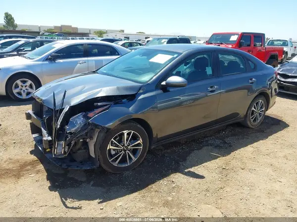 3KPF24AD1RE768619 2024 KIA FORTE - Image 2