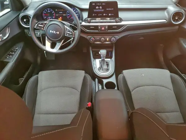 3KPF24AD1RE770306 2024 KIA FORTE - Image 8