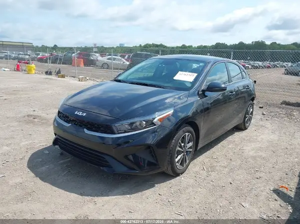 3KPF24AD1RE770354 2024 KIA FORTE - Image 2