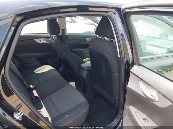 3KPF24AD1RE770354 2024 KIA FORTE - Image 8