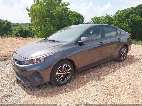 3KPF24AD1RE770631 2024 KIA FORTE - Image 2
