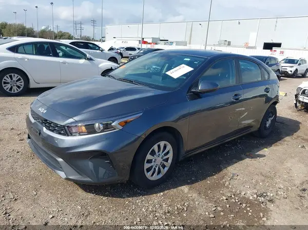 3KPF24AD1RE772623 2024 KIA FORTE - Image 2