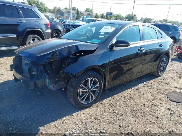 3KPF24AD1RE772878 2024 KIA FORTE - Image 2