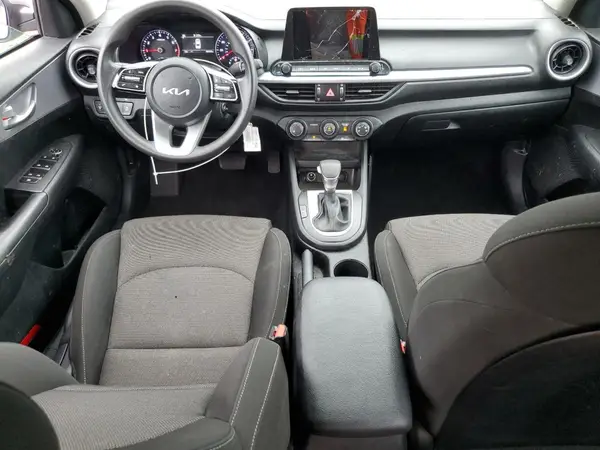 3KPF24AD1RE775246 2024 KIA FORTE - Image 8