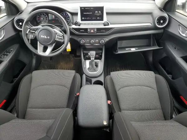 3KPF24AD1RE779393 2024 KIA FORTE - Image 8