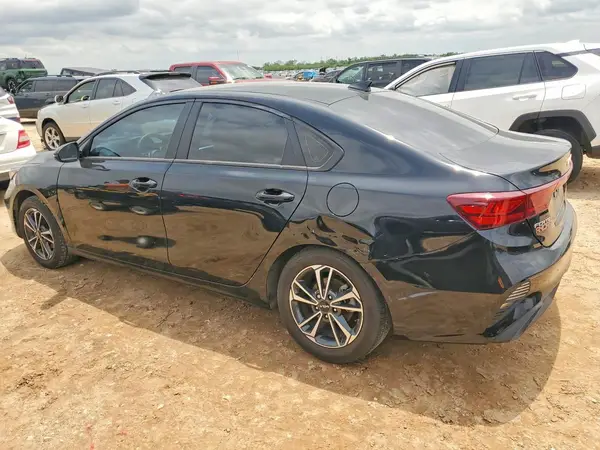 3KPF24AD1RE781032 2024 KIA FORTE - Image 2