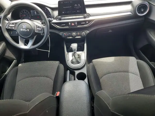 3KPF24AD1RE781032 2024 KIA FORTE - Image 8