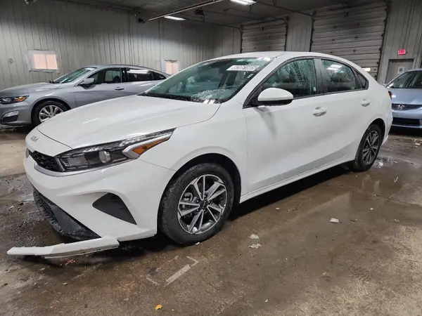 3KPF24AD1RE781905 2024 KIA FORTE - Image 1