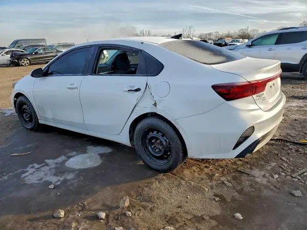 3KPF24AD1RE782066 2024 KIA FORTE - Image 2