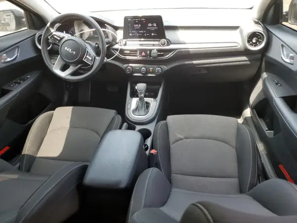 3KPF24AD1RE786070 2024 KIA FORTE - Image 8