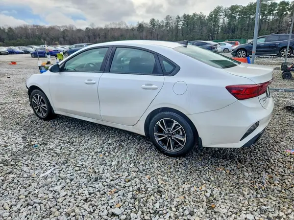 3KPF24AD1RE787624 2024 KIA FORTE - Image 2