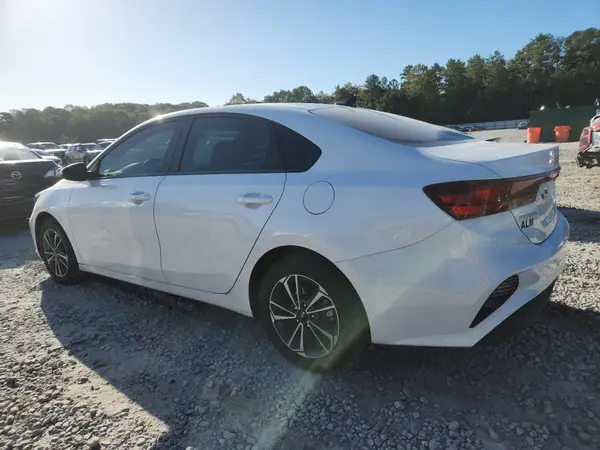 3KPF24AD1RE787736 2024 KIA FORTE - Image 2