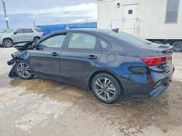 3KPF24AD1RE788062 2024 KIA FORTE - Image 2