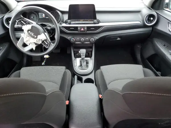 3KPF24AD1RE789065 2024 KIA FORTE - Image 8