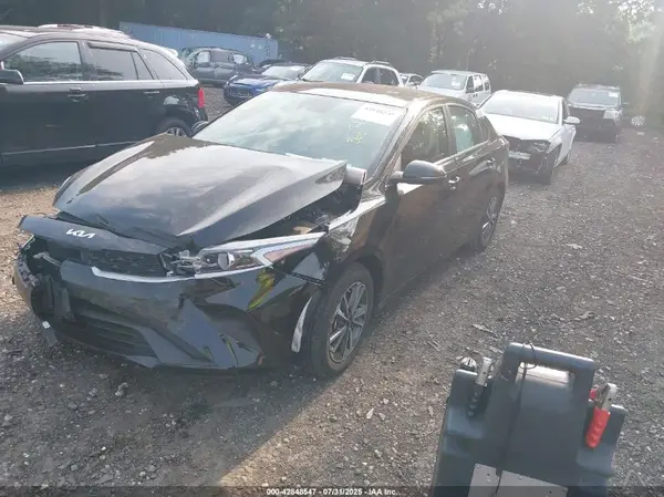 3KPF24AD1RE789132 2024 KIA FORTE - Image 2