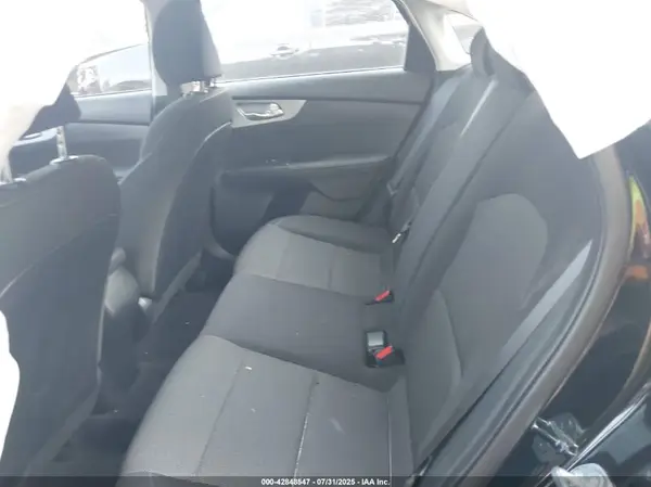 3KPF24AD1RE789132 2024 KIA FORTE - Image 8