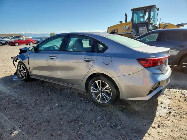 3KPF24AD1RE789163 2024 KIA FORTE - Image 2