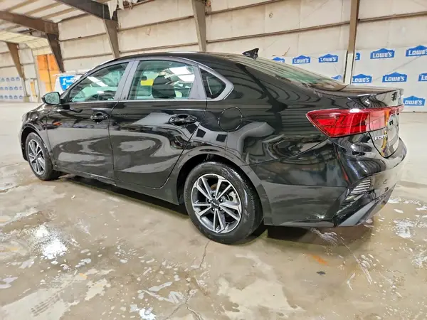 3KPF24AD1RE789664 2024 KIA FORTE - Image 2