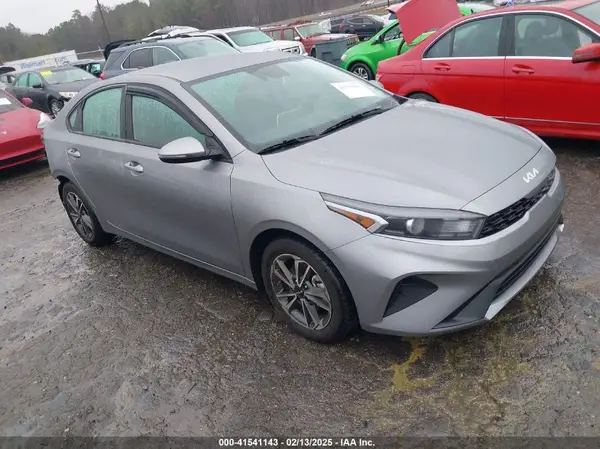 3KPF24AD1RE789888 2024 KIA FORTE - Image 1