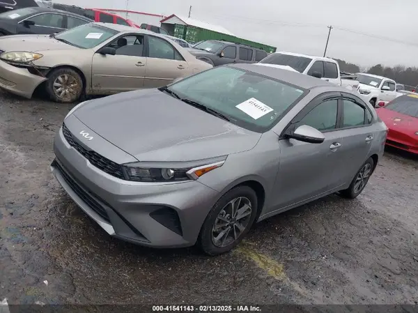 3KPF24AD1RE789888 2024 KIA FORTE - Image 2