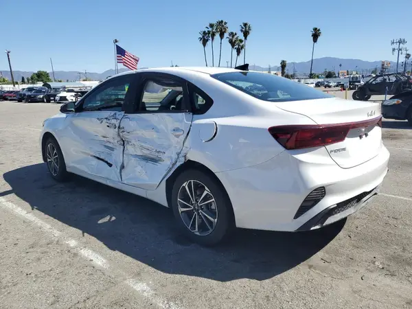 3KPF24AD1RE791768 2024 KIA FORTE - Image 2
