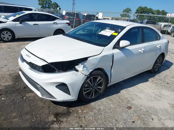 3KPF24AD1RE794475 2024 KIA FORTE - Image 2