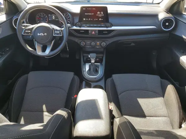 3KPF24AD1RE795111 2024 KIA FORTE - Image 8