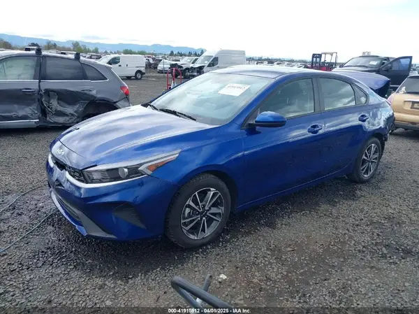 3KPF24AD1RE797103 2024 KIA FORTE - Image 2
