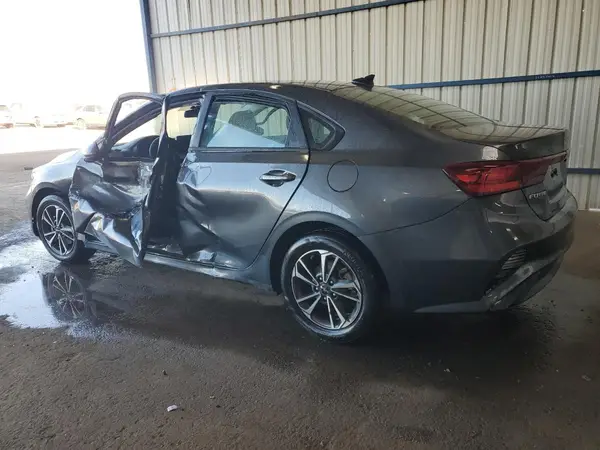 3KPF24AD1RE798882 2024 KIA FORTE - Image 2