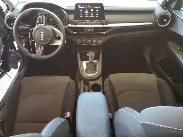 3KPF24AD1RE798882 2024 KIA FORTE - Image 8