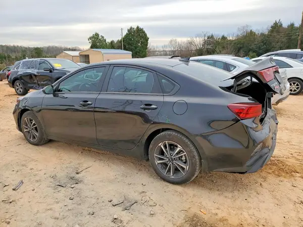 3KPF24AD1RE799885 2024 KIA FORTE - Image 2