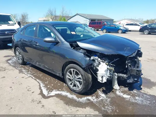 3KPF24AD1RE800811 2024 KIA FORTE - Image 1