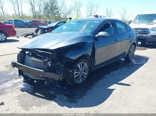 3KPF24AD1RE800811 2024 KIA FORTE - Image 2