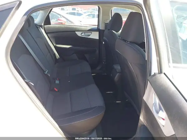 3KPF24AD1RE803059 2024 KIA FORTE - Image 8