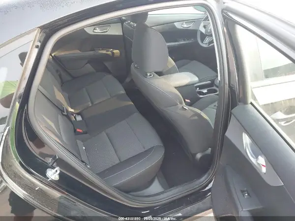 3KPF24AD1RE803076 2024 KIA FORTE - Image 8