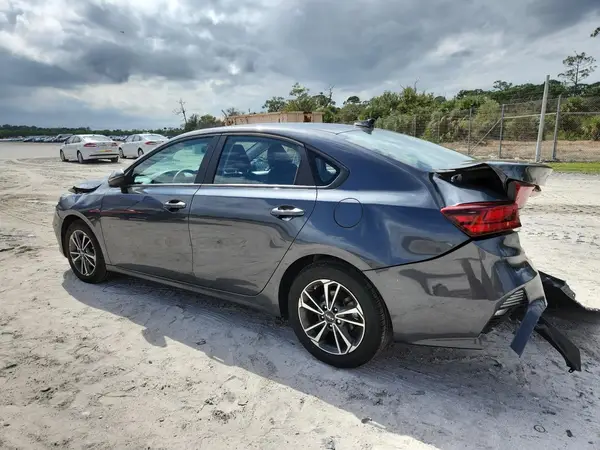 3KPF24AD1RE803353 2024 KIA FORTE - Image 2