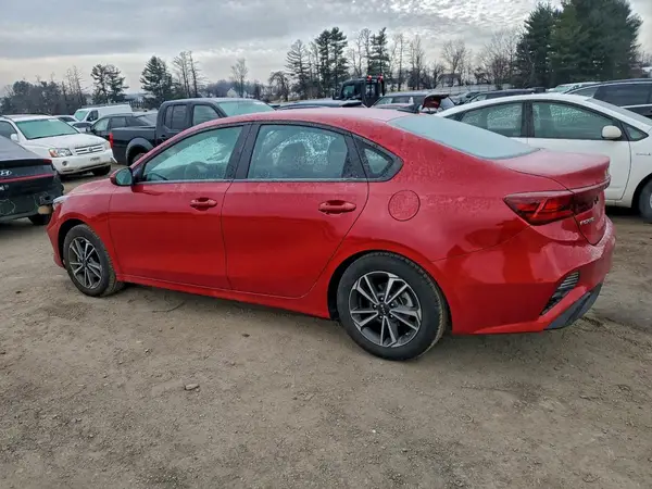 3KPF24AD1RE805104 2024 KIA FORTE - Image 2
