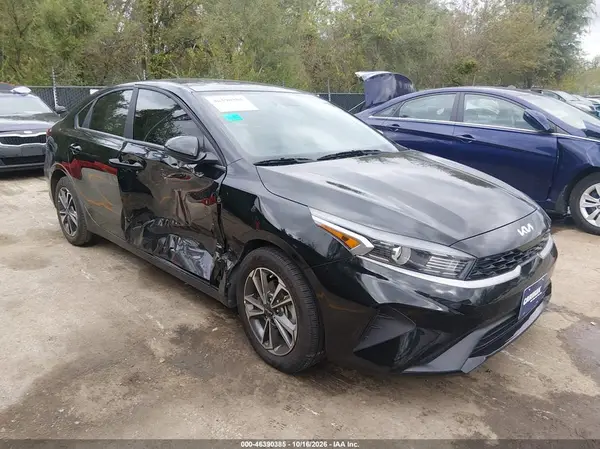 3KPF24AD1RE805541 2024 KIA FORTE - Image 1